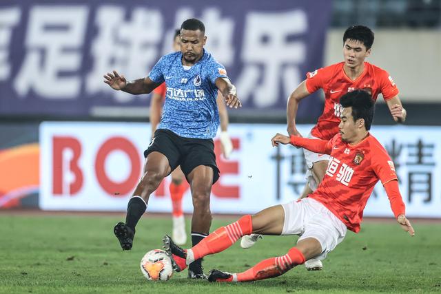 高血压患者应补充这两种维生素以降低脑梗风险
